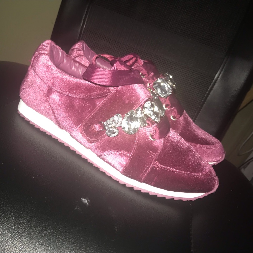 Shoes - Picture 3 of 3